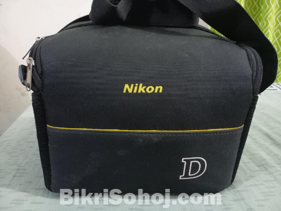 Nikon D5300 with 50mm lense + Flash Kit and Bag